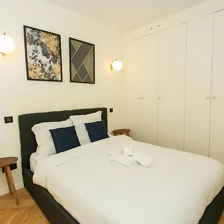 Haussmann - 2br Near Champs-elysees - Vacation Paris